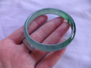 氷翡翠バングル