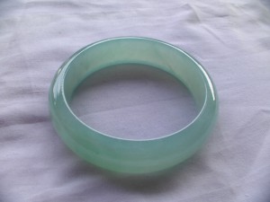 翡翠バングル