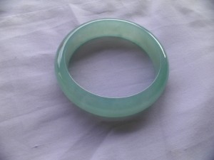 翡翠バングル