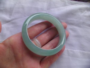 翡翠バングル