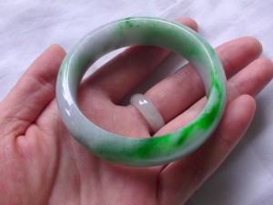 翡翠バングル