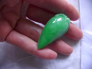 翡翠カービング