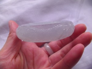氷翡翠彫刻バングル