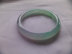 氷翡翠バングル