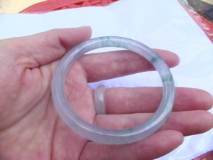 氷翡翠バングル
