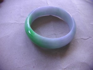 翡翠バングル