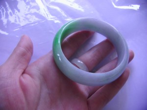 翡翠バングル