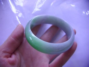 翡翠バングル