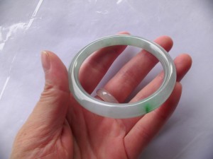 氷翡翠バングル