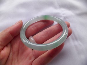 氷翡翠バングル
