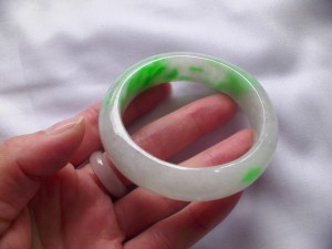 翡翠バングル