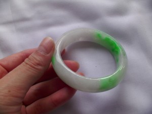 翡翠バングル