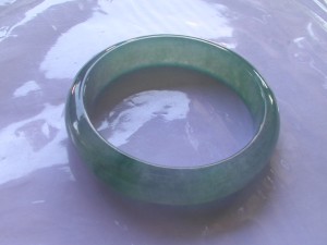 翡翠バングル