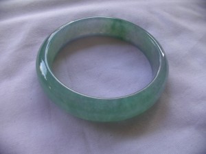 翡翠バングル