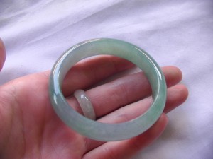 翡翠バングル