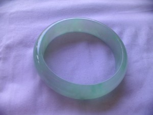 翡翠バングル