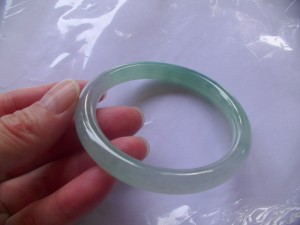 氷翡翠バングル