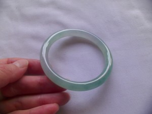 氷翡翠バングル