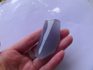 ラベンダー翡翠原石