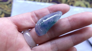 氷翡翠カービング