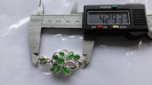 翡翠ペンダント