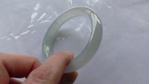 氷翡翠バングル