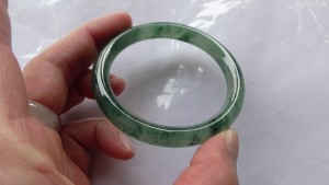 氷翡翠バングル