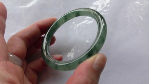 氷翡翠バングル