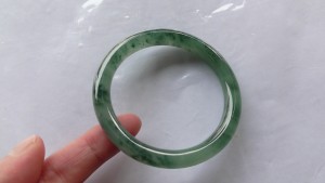 氷翡翠バングル