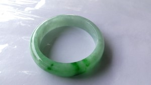 翡翠バングル
