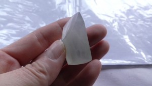 氷翡翠原石　出物です。