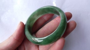 翡翠バングル