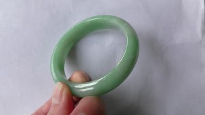 翡翠バングル