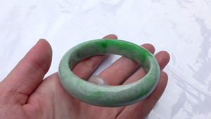 翡翠バングル