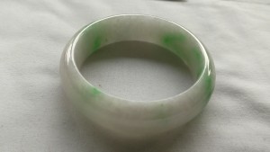 翡翠バングル