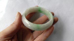 翡翠バングル