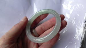 氷翡翠バングル