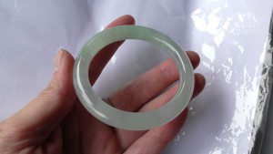 氷翡翠バングル