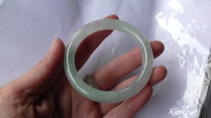 氷翡翠バングル