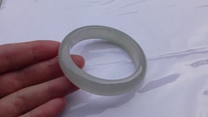 氷翡翠バングル