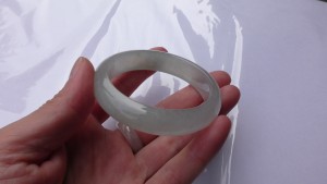 氷翡翠バングル