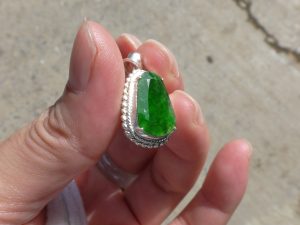 ろうかん翡翠ペンダント