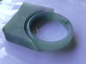 氷翡翠バングル