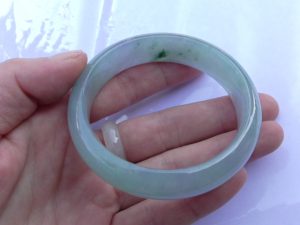 氷翡翠バングル