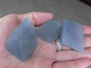 ラベンダー翡翠原石