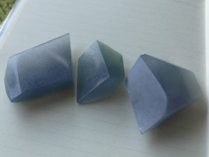 ラベンダー翡翠原石