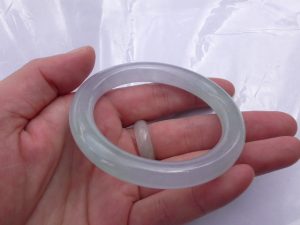 氷翡翠バングル