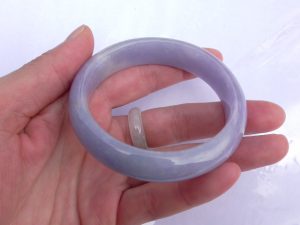 ラベンダー翡翠バングル