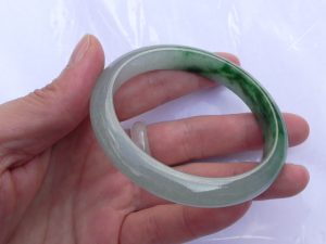 翡翠バングル