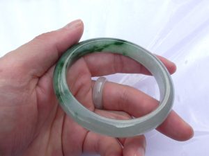 翡翠バングル